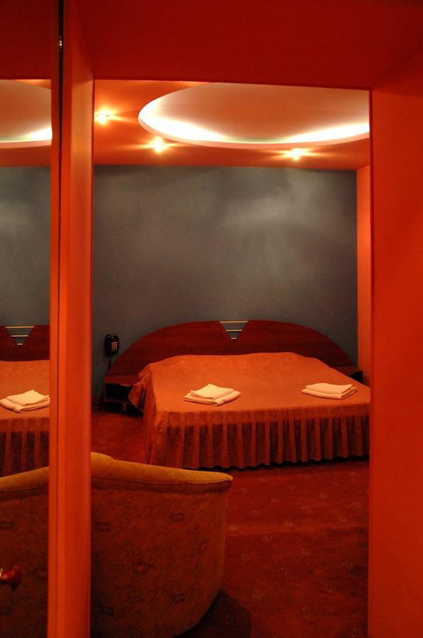 Praha Hotel Yerevan Exterior photo